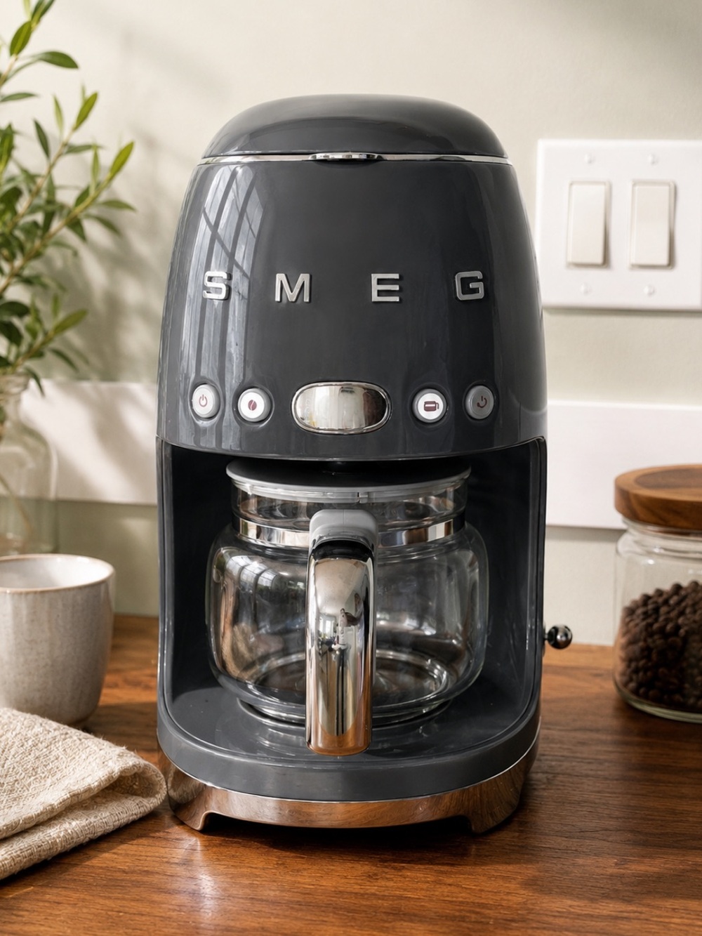 Smeg Drip Coffee Maker - Sleek Grey Finish